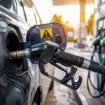 Почему автомобилисты избегают заправлять полный бак?