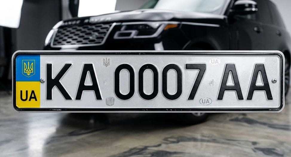 Украинцы платят до 100 000 грн за номерной знак: какие комбинации самые дорогие
